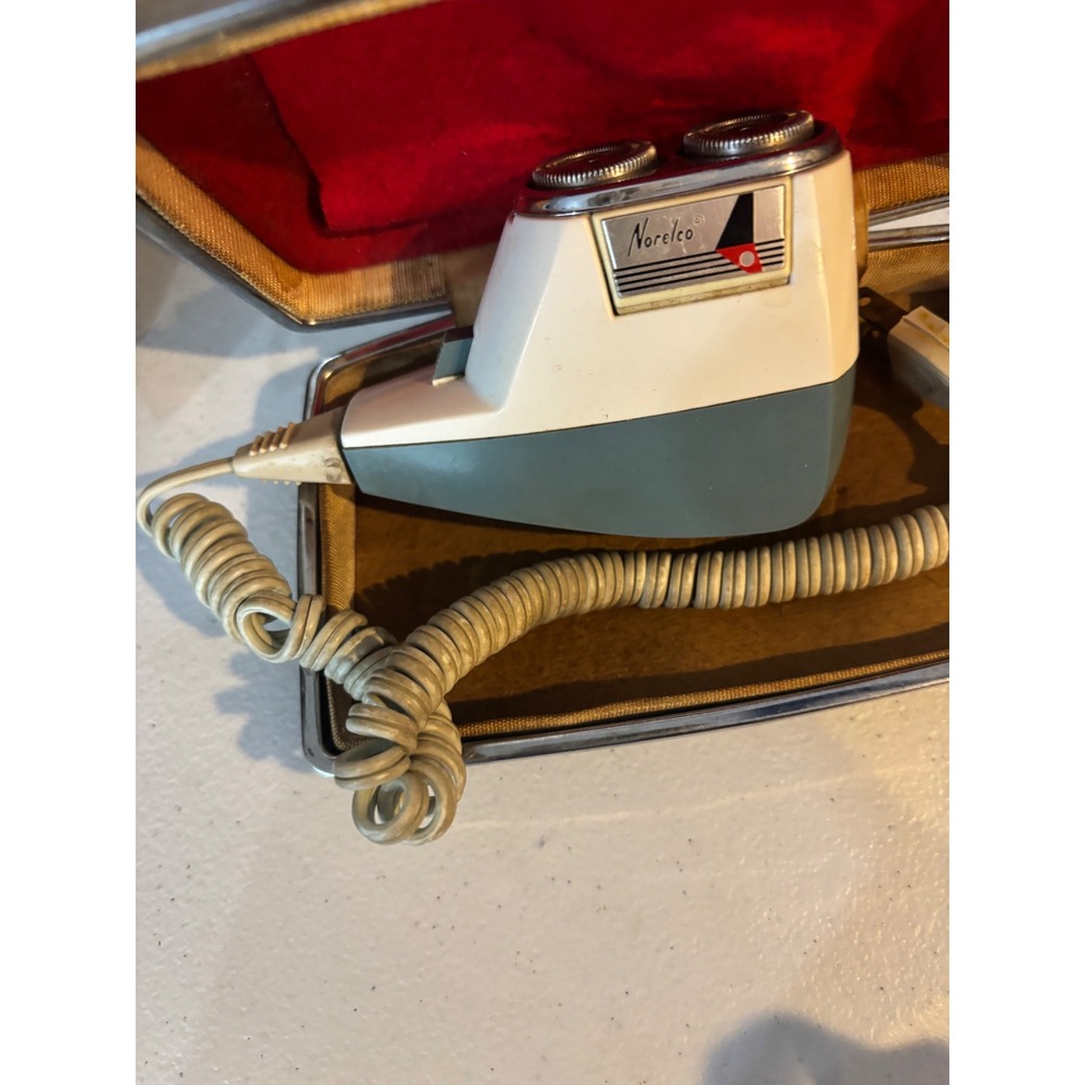 Vintage Norelco Speedshaver Electric Razor Dual Head Grey White Holland with Cas - Picture 6 of 9